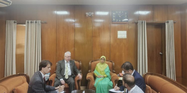 স্বাস্থ্য উপদেষ্টার সঙ্গে রুশ রাষ্ট্রদূতের সাক্ষাৎ