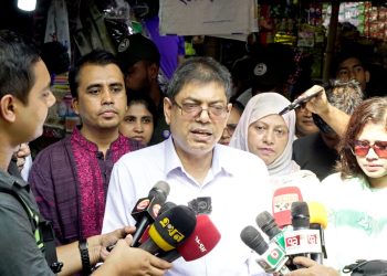 পলিথিন শপিং ব্যাগ বন্ধে পরিবেশ মন্ত্রণালয়ের বাজার মনিটরিং