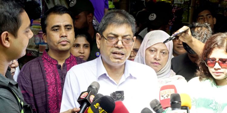 পলিথিন শপিং ব্যাগ বন্ধে পরিবেশ মন্ত্রণালয়ের বাজার মনিটরিং