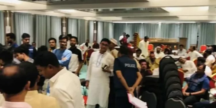 গোপন বৈঠক করছিলেন ৭০ ইউপি সদস্য, গ্রেপ্তার আ.লীগপন্থি ১৯