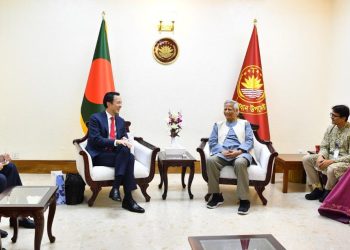 প্রধান উপদেষ্টা পাচারকৃত অর্থ ফেরত আনতে সিঙ্গাপুরের সহায়তা চান