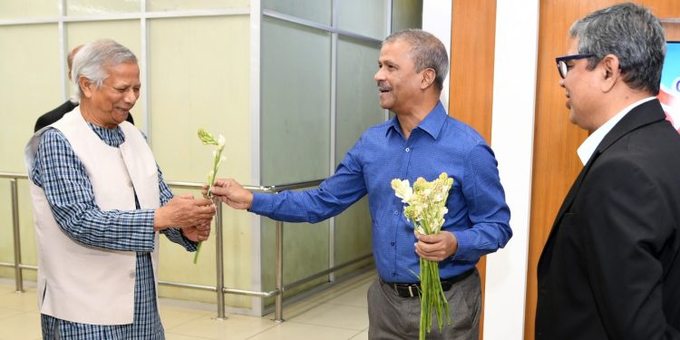 হযরত শাহজালাল আন্তর্জাতিক বিমানবন্দরে অভিবাসী কর্মীদের জন্য ডেডিকেটেড লাউঞ্জ উদ্বোধন করেছেন প্রধান উপদেষ্টা