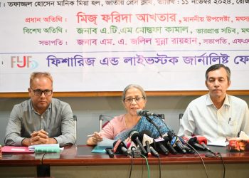 দুধের ঘাটতি পূরণে আমদানি নির্ভরতা বদলাতে চাই: মৎস্য ও প্রাণিসম্পদ উপদেষ্টা