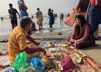 কুয়াকাটা সমুদ্র সৈকতে অনুষ্ঠিত হচ্ছে সনাতন ধর্মাবলম্বীদের রাস উৎসব