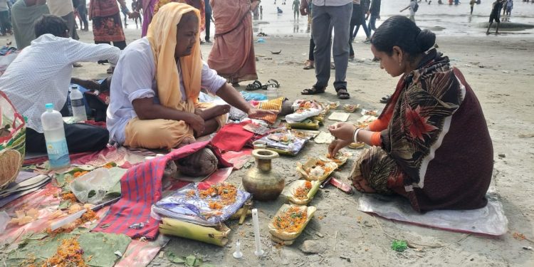 কুয়াকাটায় পুণ্যস্নানের মধ্যদিয়ে শেষ হলো তিনদিন ব্যাপী রাস উৎসব