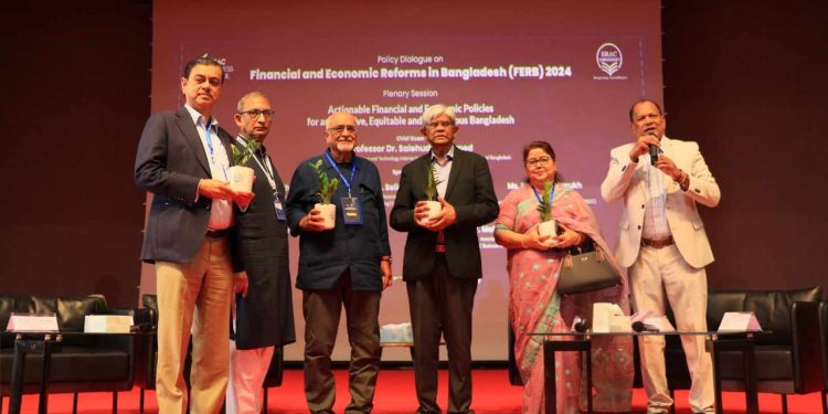 ব্র্যাক ইউনিভার্সিটিতে ‘ফাইনান্সিয়াল অ্যান্ড ইকোনমিক রিফর্মস ইন বাংলাদেশ’ শীর্ষক সংলাপ অনুষ্ঠিত