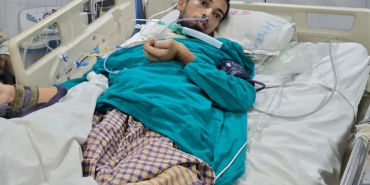 বৈষম্যবিরোধী ছাত্র আন্দোলনে গুলিবিদ্ধ মোহাম্মদ কাজল মিয়াকে উন্নত চিকিৎসার জন্য থাইল্যান্ডের ভেজথানি হাসপাতালে পাঠানো হয়েছে