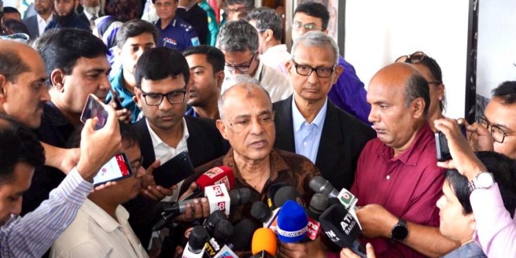 বিজয় দিবস উদযাপনে কোনো নিরাপত্তা ঝুঁকি নেই- স্বরাষ্ট্র উপদেষ্টা