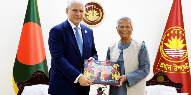 সাবেক সার্বিয়ার প্রেসিডেন্ট প্রধান উপদেষ্টার সাথে সাক্ষাৎ করেছেন