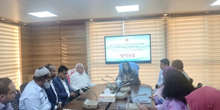 জন-আকাঙ্ক্ষা পূরণে সরকারি কর্মকর্তা- কর্মচারীদের সর্বোচ্চ পেশাদারিত্বের সঙ্গে দায়িত্ব পালন করতে হবে-তথ্য ও সম্প্রচার সচিব