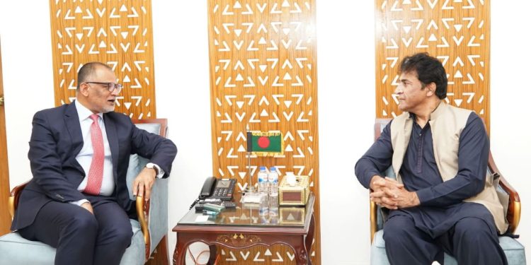 বিভিন্ন দেশের সাথে ব্যবসায়িক এনগেজমেন্ট বাড়াতে চায় সরকার : বাণিজ্য উপদেষ্টা