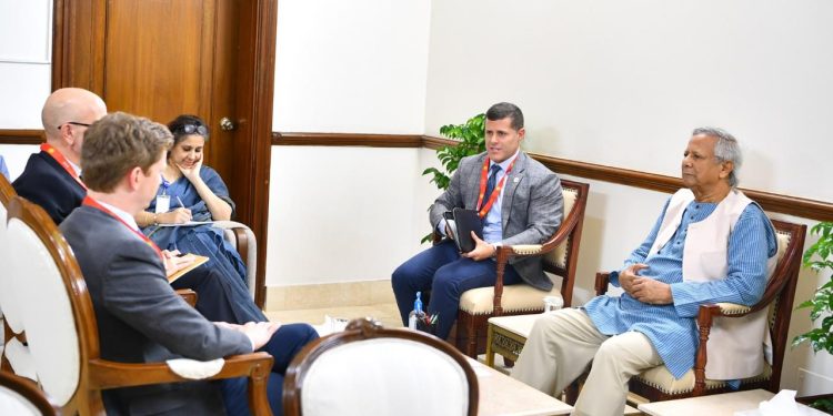 যুক্তরাষ্ট্রের রিপাবলিকান পার্টির নেতাদের বাংলাদেশ সফরের আহ্বান জানিয়েছেন অধ্যাপক ইউনূস