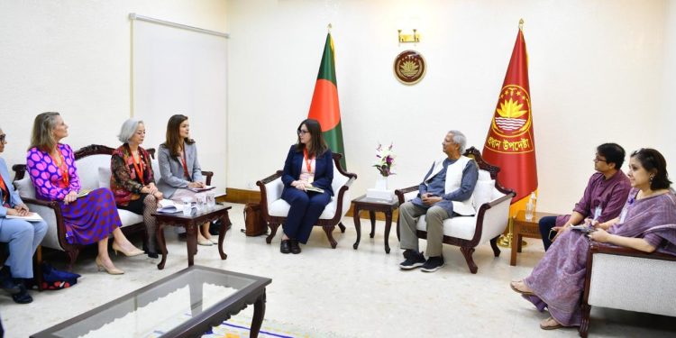 ইউনূস বলেছেন, বাংলাদেশ ব্যাপক শ্রম সংস্কারে প্রতিশ্রুতিবদ্ধ