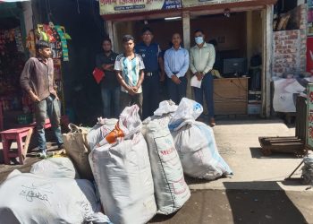 নিষিদ্ধ পলিথিনের বিরুদ্ধে সারা দেশে অভিযান: ১৯ লক্ষ টাকা জরিমানাসহ ৩৮ হাজার কেজি পলিথিন জব্দ