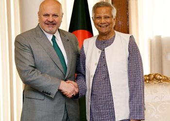 আইসিসির প্রসিকিউটর করিম এ খান প্রধান উপদেষ্টার সাথে সাক্ষাৎ করেছেন