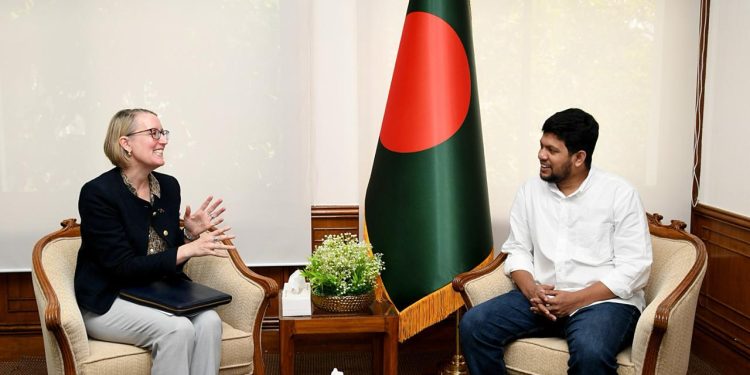 পাচারকৃত অর্থ ফেরত আনতে যুক্তরাজ্যের সহায়তা চান  মাহফুজ