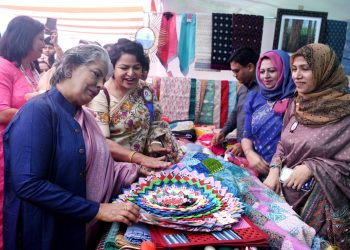 ১৮ কোটি মানুষকে অশান্তি করে ভারত যেমন বাঁচতে পারবেনা, তেমনি ভারতও একা চলতে পারবে না – উপদেষ্টা শারমীন এস মুরশিদ