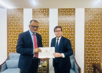 তুরস্কের রাষ্ট্রদূত রামিস সেন এর সাথে বাণিজ্য উপদেষ্টা শেখ বশিরউদ্দীন এর সঙ্গে সৌজন্য সাক্ষাৎ করেছেন