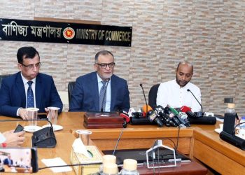 বিশ্ববাজারে দাম বৃদ্ধির কারনেই সয়াবিন তেলের নতুন দাম নির্ধারণ : বাণিজ্য উপদেষ্টা