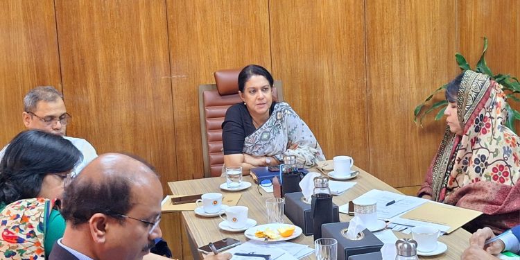 পাহাড় কাটা, বায়ুদূষণ এবং নিষিদ্ধ পলিথিনের বিরুদ্ধে যৌথ অভিযান জোরদার করা হবে- পরিবেশ উপদেষ্টা সৈয়দা রিজওয়ানা হাসান