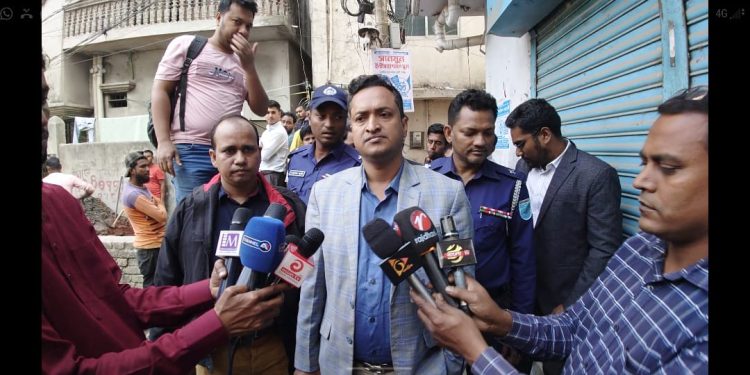 সাভারে তিতাসের অবৈধ গ্যাস সংযোগ বিচ্ছিন্ন, অর্থদণ্ড প্রদান