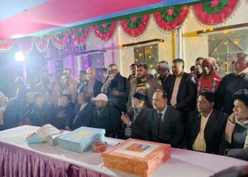 শুভ বড়দিন উপলক্ষে দিঘলিয়া উপজেলার বিভিন্ন চার্চে আজিজুল বারি হেলালের শুভেচ্ছা