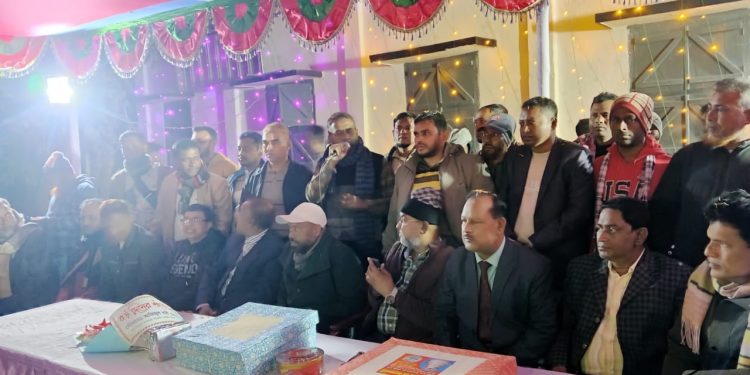 শুভ বড়দিন উপলক্ষে দিঘলিয়া উপজেলার বিভিন্ন চার্চে আজিজুল বারি হেলালের শুভেচ্ছা