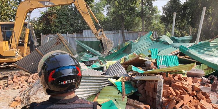 টাঙ্গাইলে যৌথবাহিনীর অভিযানে ১ হেক্টর বনভূমি জবরদখলমুক্ত, সাভারে ইটভাটায় ৫ লাখ টাকা জরিমানা