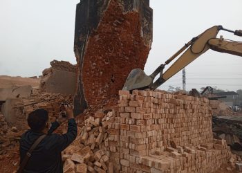 সাতক্ষীরায় ইট ভাটায় ৪ লাখ টাকা জরিমানা, ফেনীতে অবৈধ ইট ভাটা উচ্ছেদ