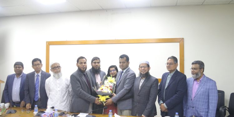 বশেমুরকৃবি’র অ্যালামনাই অ্যাসোসিয়েশন গঠনের নিমিত্ত গঠিত আহ্বায়ক কমিটির মাননীয় উপাচার্য মহোদয়ের সাথে সৌজন্য সাক্ষাৎ ও কমিটির প্রথম সভা অনুষ্ঠিত