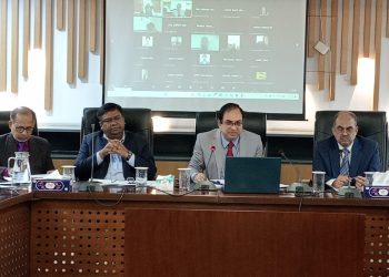 সেবা প্রদানে  স্বতঃস্ফূর্ত নাহলে শাস্তি: সিনিয়র সচিব