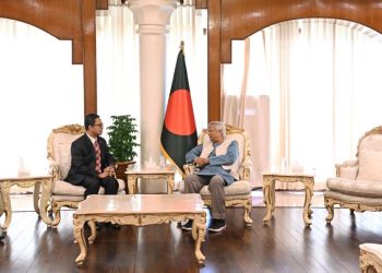 প্রধান উপদেষ্টা বাংলাদেশী কর্মীদের জন্য মাল্টিপল এন্ট্রি ভিসা ইস্যু করার জন্য মালয়েশিয়ার প্রতি আহ্বান জানিয়েছেন