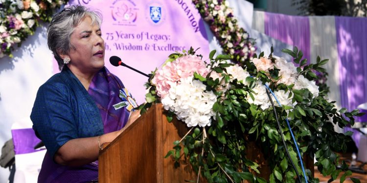 সবার সাথে হাতে হাত মিলিয়ে কাজ করতে হবে, দেশটাকে গড়তে হবে-উপদেষ্টা শারমীন এস মুরশিদ 