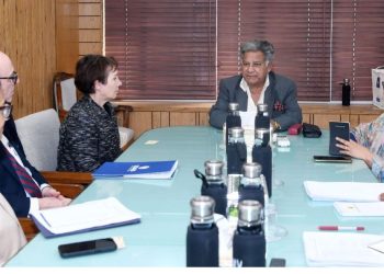 শ্রম ও কর্মসংস্থান এবং নৌপরিবহন উপদেষ্টার সাথে মার্কিন দূতাবাসের চার্জ দ্য অ্যাফেয়ার্সের সাক্ষাৎ