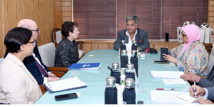 শ্রম ও কর্মসংস্থান এবং নৌপরিবহন উপদেষ্টার সাথে মার্কিন দূতাবাসের চার্জ দ্য অ্যাফেয়ার্সের সাক্ষাৎ