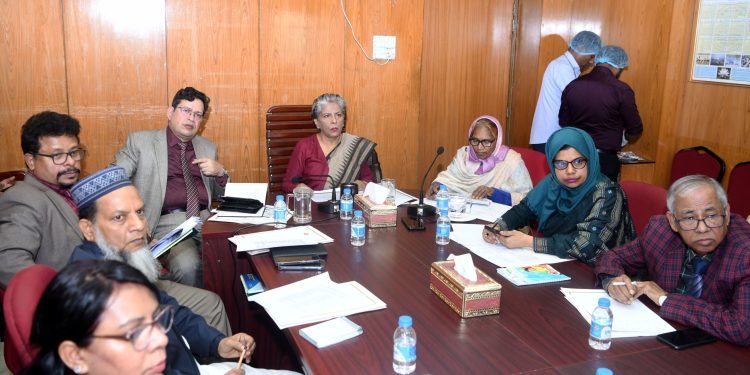 সমাজের দরিদ্র জনগোষ্ঠীর জীবনমান উন্নয়নে গ্রামীন এলাকা, শহর সমাজসেবা কার্যক্রম, দগ্ধ ও প্রতিবন্ধী এবং মহিলাদের আত্মকর্মসংস্থানের জন্য  সুদমুক্ত ক্ষুদ্রঋণ কর্মসূচি, সমাজকল্যাণ মন্ত্রণালয়ের পাশাপাশি মহিলা ও শিশু বিষয়ক মন্ত্রণালয় কাজ করে যাচ্ছে-উপদেষ্টা শারমিন এস মুরশিদ