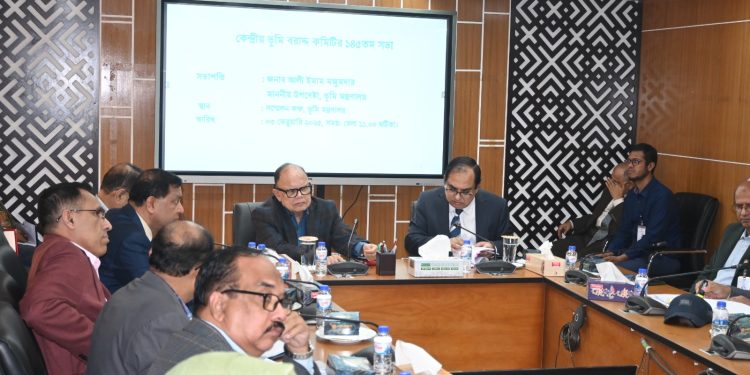 গাছ না কেটে এর মুল্য দেওয়া যেতে পারে:- ভূমি উপদেষ্টা