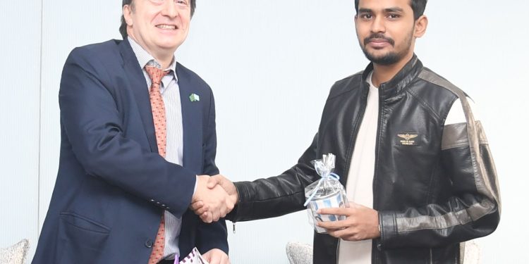 যুব ও ক্রীড়া উপদেষ্টার সাথে আর্জেন্টিনার রাষ্ট্রদূতের সৌজন্য সাক্ষাৎ