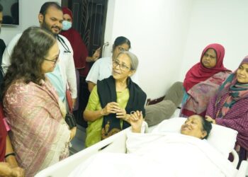 অসুস্হ ফরিদা পারভীনকে দেখতে হাসপাতালে গেলেন মৎস্য ও প্রাণিসম্পদ উপদেষ্টা