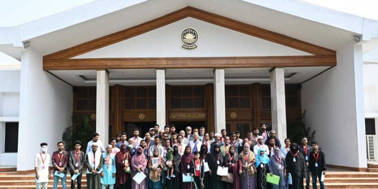 জুলাই গণ-অভ্যুত্থানে আহত ও শহীদ পরিবারকে রাষ্ট্রীয়ভাবে আর্থিক সহায়তা প্রদান শুরু