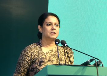 বাংলাদেশের শিল্পখাতকে নবায়নযোগ্য জ্বালানির দিকে স্থানান্তরের আহ্বান জানালেন পরিবেশ উপদেষ্টা সৈয়দা রিজওয়ানা হাসান