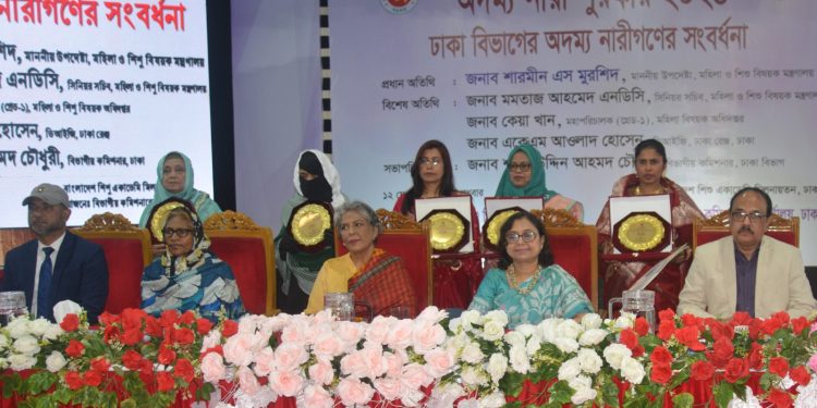 আমাদের দেশের প্রতিটি প্রবর্তনের ভিতরে যত দুর্যোগ আছে, যত সংগ্রাম আছে, যত সংকট আছে সেখানে পুরুষের পাশাপাশি আমাদের মেয়েরা সবসময় উজ্জ্বলভাবে থেকেছে-উপদেষ্টা শারমিন এস মুরশিদ