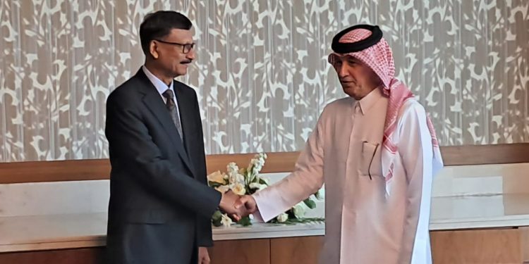 পররাষ্ট্র বিষয়ক উপদেষ্টা ওমান ও কাতারের পররাষ্ট্রমন্ত্রীদের সাথে সাক্ষাৎ করেছেন