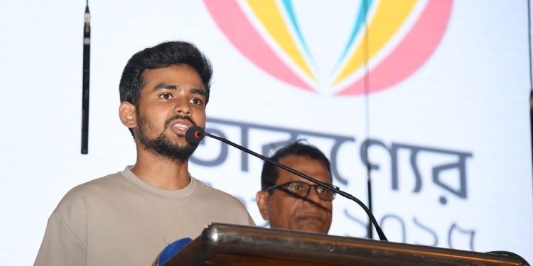 নতুন বাংলাদেশ গড়তে তরুণদের মেধা-মনন এবং সৃষ্টিশীলতার মাধ্যমে নেতৃত্ব দিতে হবে-উপদেষ্টা আসিফ মাহমুদ