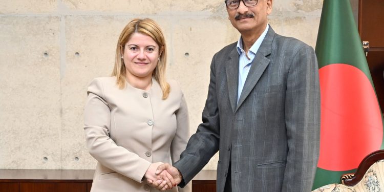 ইতালির উপমন্ত্রীর বাংলাদেশি শ্রমিকদের দীর্ঘদিনের ভিসা আবেদনের বিষয়ে দ্রুত সিদ্ধান্ত নেওয়ার আশ্বাস 