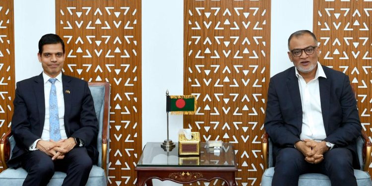 বাণিজ্য উপদেষ্টার সাথে নেপালের রাষ্ট্রদূতের সাক্ষাৎ