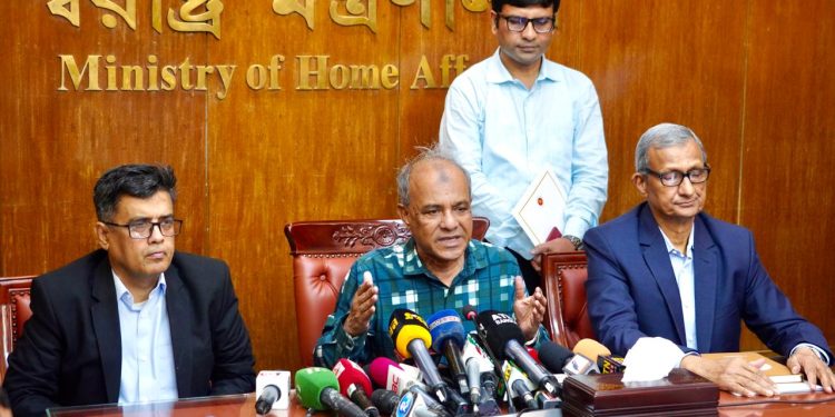 আইনশৃঙ্খলার উন্নয়নে অপারেশন আরো জোরদার করা হচ্ছে- স্বরাষ্ট্র উপদেষ্টা