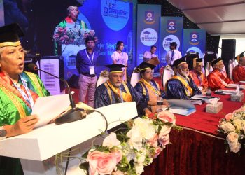 তোমরা যারা আজ ডিগ্রীপ্রাপ্ত হয়েছো তোমরা এক একটি হীরক খন্ড;তোমাদের ভুলে গেলে চলবেনা-উপদেষ্টা শারমিন এস মুরশিদ