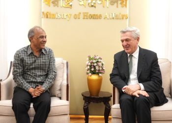 রোহিঙ্গা প্রত্যাবাসনে মিয়ানমারকে আন্তর্জাতিকভাবে চাপ প্রয়োগের আহ্বান স্বরাষ্ট্র উপদেষ্টার