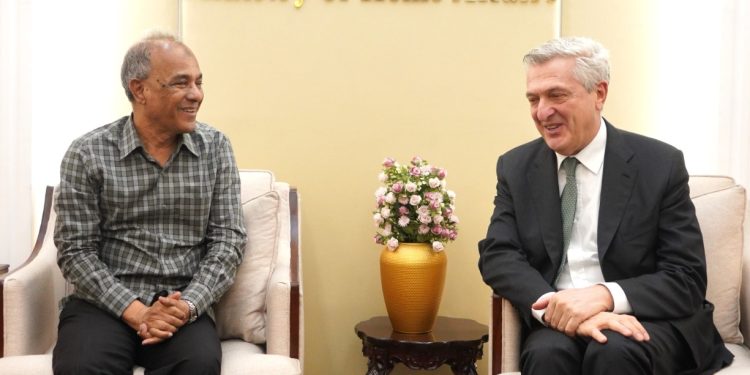 রোহিঙ্গা প্রত্যাবাসনে মিয়ানমারকে আন্তর্জাতিকভাবে চাপ প্রয়োগের আহ্বান স্বরাষ্ট্র উপদেষ্টার